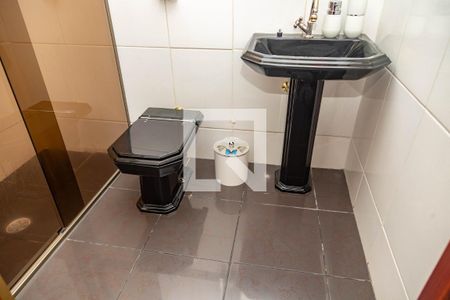 Casa à venda com 202m², 3 quartos e 3 vagas Casa à venda com 202m², 3 quartos e 3 vagasBanheiro social 2