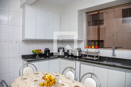 Casa à venda com 202m², 3 quartos e 3 vagas Casa à venda com 202m², 3 quartos e 3 vagasCozinha