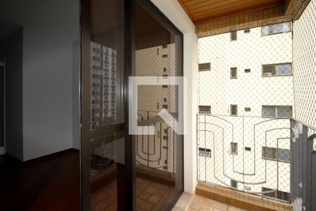 Varanda  de apartamento para alugar com 3 quartos, 102m² em Indianópolis, São Paulo