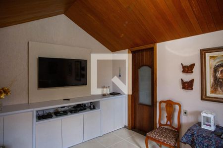 Sala de TV de casa para alugar com 3 quartos, 250m² em Sagrada Família, Belo Horizonte