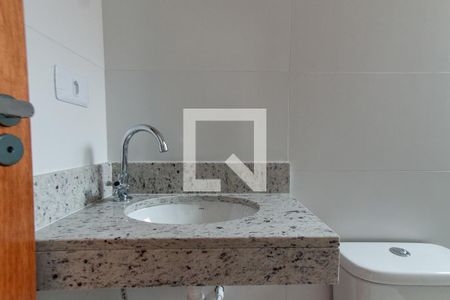 Banheiro de apartamento para alugar com 1 quarto, 26m² em Jardim Neila, São Paulo