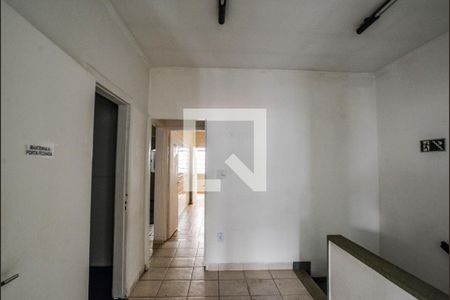 Entrada de casa para alugar com 3 quartos, 297m² em Vila Metalúrgica, Santo André