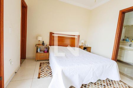 Casa de condomínio para alugar com 404m², 5 quartos e 2 vagas Casa de condomínio para alugar com 404m², 5 quartos e 2 vagasQuarto 4