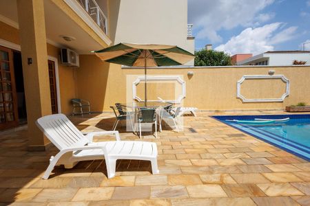 Casa de condomínio para alugar com 404m², 5 quartos e 2 vagas Casa de condomínio para alugar com 404m², 5 quartos e 2 vagasQuintal