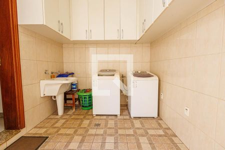 Casa de condomínio para alugar com 404m², 5 quartos e 2 vagas Casa de condomínio para alugar com 404m², 5 quartos e 2 vagasÁrea de Serviço