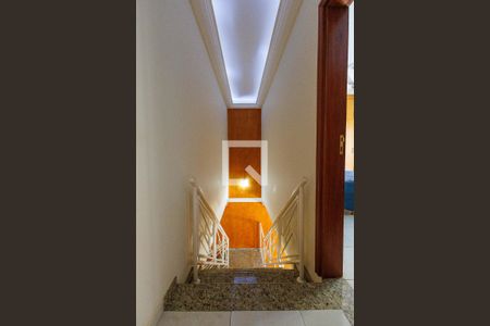 Casa de condomínio para alugar com 404m², 5 quartos e 2 vagas Casa de condomínio para alugar com 404m², 5 quartos e 2 vagasCorredor