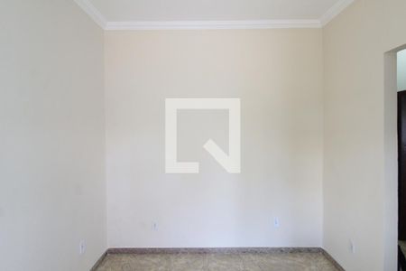 Sala de casa à venda com 3 quartos, 360m² em Letícia, Belo Horizonte