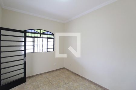 Sala de casa à venda com 3 quartos, 360m² em Letícia, Belo Horizonte