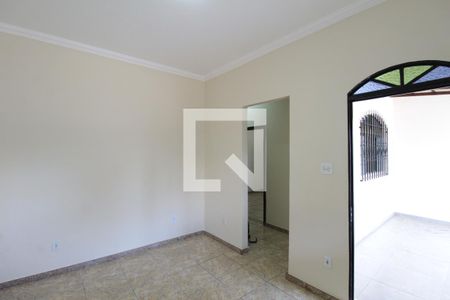 Sala de casa à venda com 3 quartos, 360m² em Letícia, Belo Horizonte