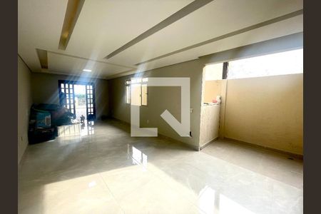 Sala do piso superior de casa para alugar com 2 quartos, 150m² em Jardim Diana, Várzea Paulista