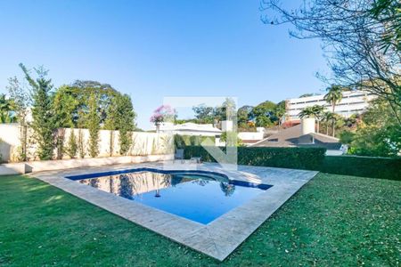 Casa à venda com 3 quartos, 350m² em Vila Tramontano, São Paulo