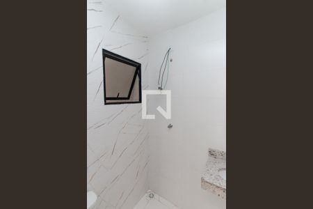 Banheiro de apartamento para alugar com 1 quarto, 33m² em Jardim Neila, São Paulo