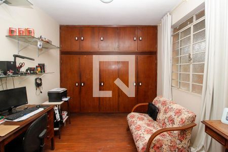 Quarto 2 de casa à venda com 4 quartos, 320m² em Carlos Prates, Belo Horizonte