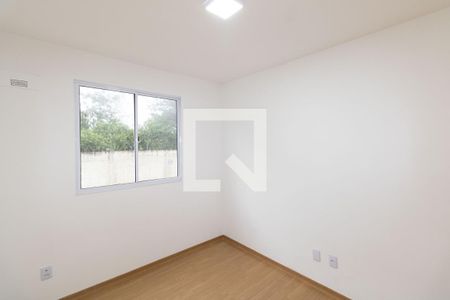 Quarto 2 de apartamento para alugar com 2 quartos, 42m² em Inhoaíba, Rio de Janeiro