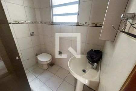 Banheiro de apartamento para alugar com 2 quartos, 68m² em Jardim Vinte E Cinco de Agosto, Duque de Caxias