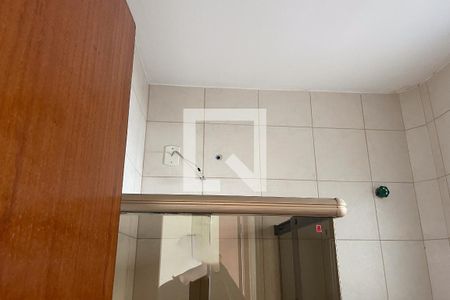 Banheiro de apartamento para alugar com 2 quartos, 68m² em Jardim Vinte E Cinco de Agosto, Duque de Caxias