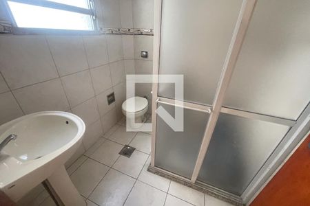 Banheiro de apartamento para alugar com 2 quartos, 68m² em Jardim Vinte E Cinco de Agosto, Duque de Caxias