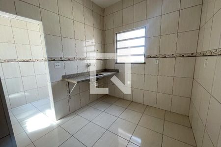 Cozinha de apartamento para alugar com 2 quartos, 68m² em Jardim Vinte E Cinco de Agosto, Duque de Caxias