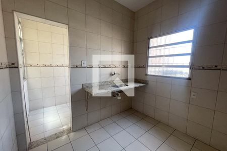 Cozinha de apartamento para alugar com 2 quartos, 68m² em Jardim Vinte E Cinco de Agosto, Duque de Caxias