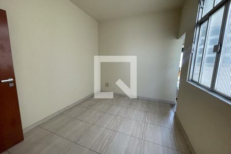 Sala de apartamento para alugar com 2 quartos, 68m² em Jardim Vinte E Cinco de Agosto, Duque de Caxias