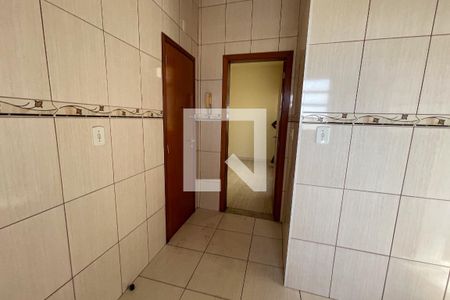 Corredor de apartamento para alugar com 2 quartos, 68m² em Jardim Vinte E Cinco de Agosto, Duque de Caxias