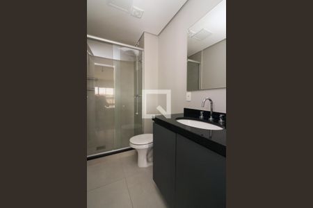 Banheiro de kitnet/studio para alugar com 1 quarto, 48m² em Partenon, Porto Alegre