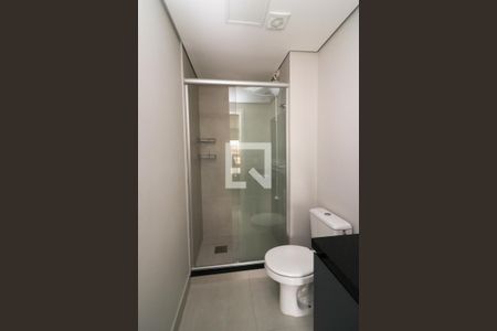 Banheiro de kitnet/studio para alugar com 1 quarto, 48m² em Partenon, Porto Alegre