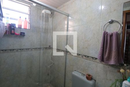 Banheiro de apartamento à venda com 2 quartos, 44m² em Igara, Canoas