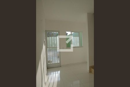 Sala de casa para alugar com 2 quartos, 47m² em Banco de Areia, Mesquita