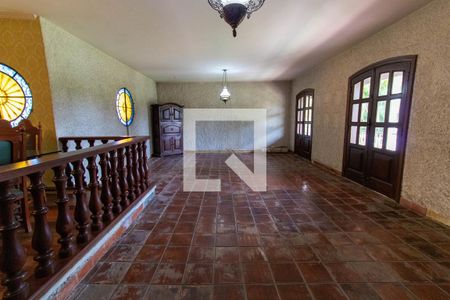 Sala de casa à venda com 5 quartos, 1500m² em Matapaca, Niterói