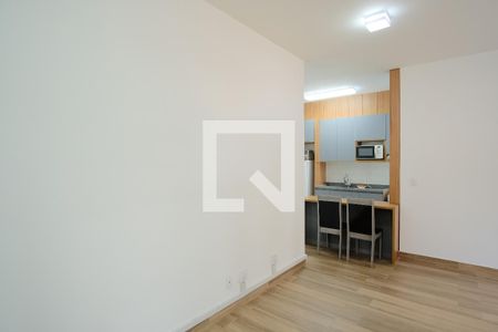 Sala de kitnet/studio para alugar com 1 quarto, 38m² em Parque São Jorge, São Paulo