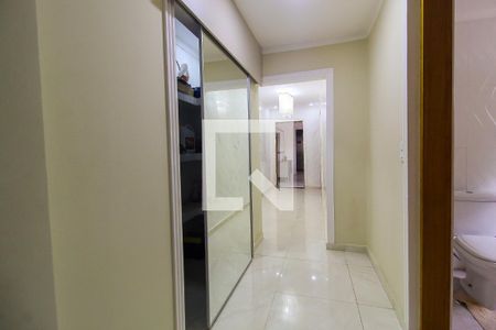 Corredor de casa para alugar com 3 quartos, 198m² em Centro, Itaquaquecetuba