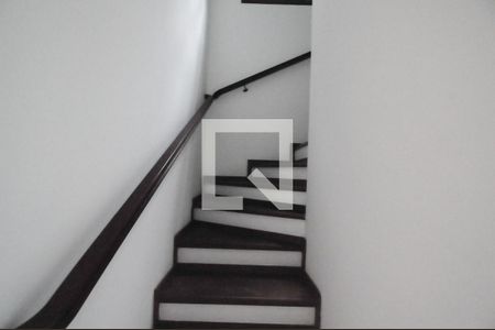 Escada de casa à venda com 4 quartos, 265m² em Parque Terra Nova Ii, São Bernardo do Campo