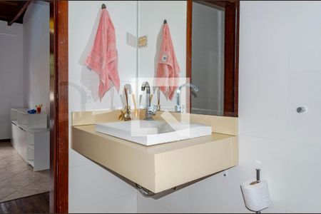 Casa para alugar com 320m², 4 quartos e 4 vagas Casa para alugar com 320m², 4 quartos e 4 vagasBanheiro