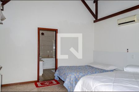 Casa para alugar com 320m², 4 quartos e 4 vagas Casa para alugar com 320m², 4 quartos e 4 vagasSuíte 01