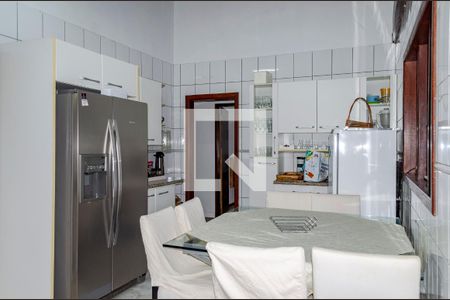 Casa para alugar com 320m², 4 quartos e 4 vagas Casa para alugar com 320m², 4 quartos e 4 vagasCozinha