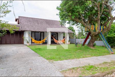 Casa para alugar com 320m², 4 quartos e 4 vagas Casa para alugar com 320m², 4 quartos e 4 vagasFachada