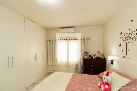 Quarto 1 de casa à venda com 2 quartos, 120m² em Vila Nivi, São Paulo