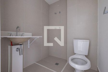 Banheiro de kitnet/studio para alugar com 1 quarto, 25m² em Pinheiros, São Paulo