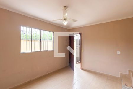 Sala de casa de condomínio à venda com 2 quartos, 70m² em Vila Jacuí, São Paulo