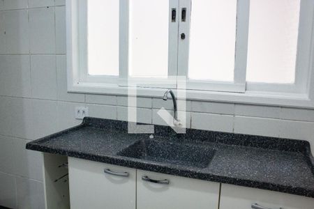 Cozinha de casa de condomínio para alugar com 2 quartos, 95m² em Vila Urupês, Suzano