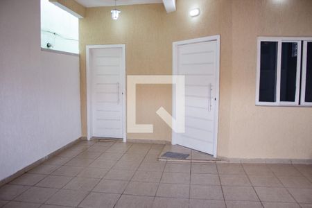 Garagem de casa de condomínio para alugar com 2 quartos, 95m² em Vila Urupês, Suzano