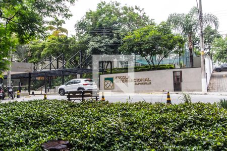 Apartamento à venda com 97m², 3 quartos e 2 vagas Apartamento à venda com 97m², 3 quartos e 2 vagasVista da Rua