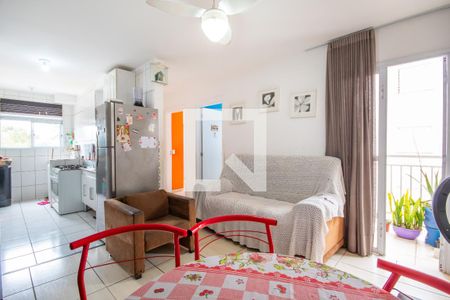 Sala de apartamento à venda com 2 quartos, 52m² em Metalúrgicos, Osasco