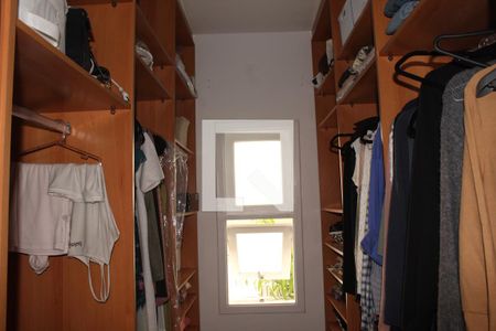 Closet de casa de condomínio para alugar com 4 quartos, 250m² em Vila Santo Antônio, Cotia