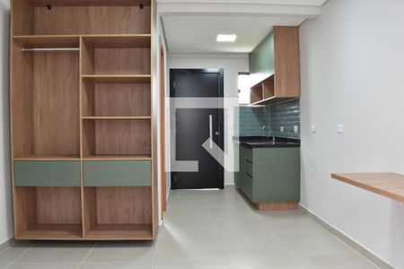 Sala de kitnet/studio para alugar com 1 quarto, 17m² em Novo Mundo, Curitiba