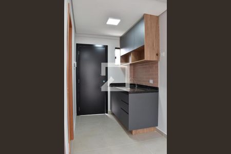 Cozinha de kitnet/studio para alugar com 1 quarto, 20m² em Novo Mundo, Curitiba