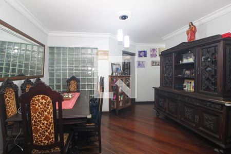 Sala de casa à venda com 3 quartos, 200m² em Medianeira, Porto Alegre