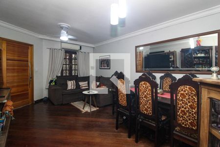 Sala de casa à venda com 3 quartos, 200m² em Medianeira, Porto Alegre