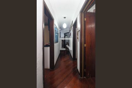 Corredor de casa à venda com 3 quartos, 200m² em Medianeira, Porto Alegre